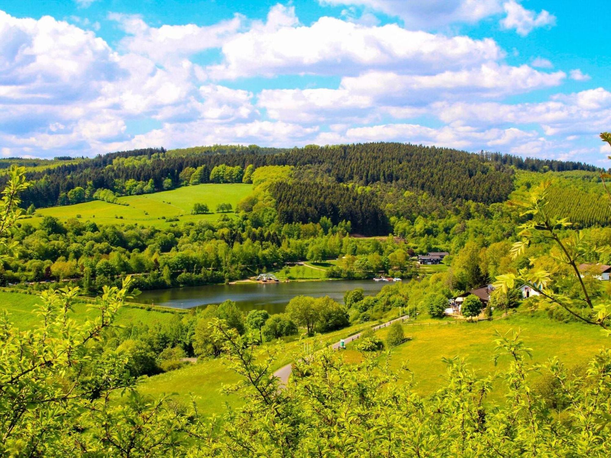 Holiday Home In Densborn With Garden Zendscheid エクステリア 写真